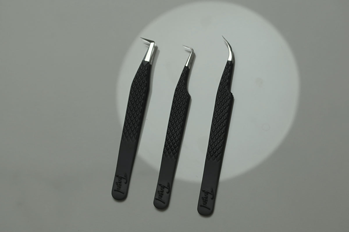 Teased Lash Tweezers